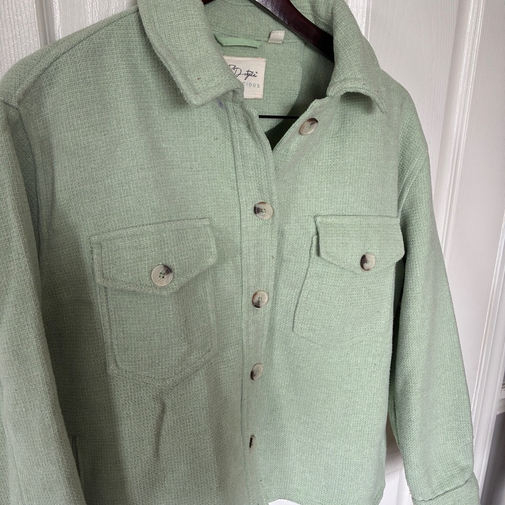 RD Style Women’s Cropped Shacket- Size Small